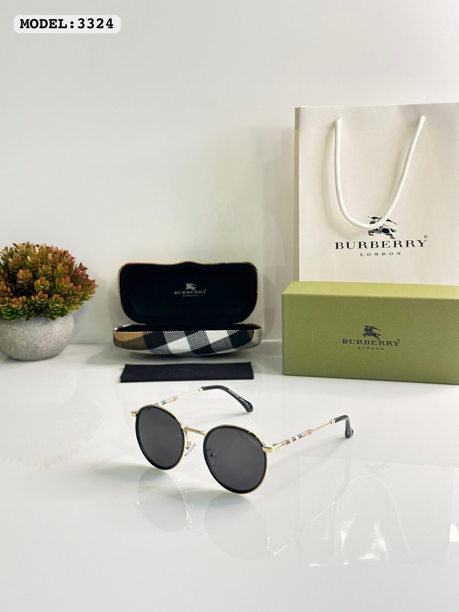 Burberry Gold Black