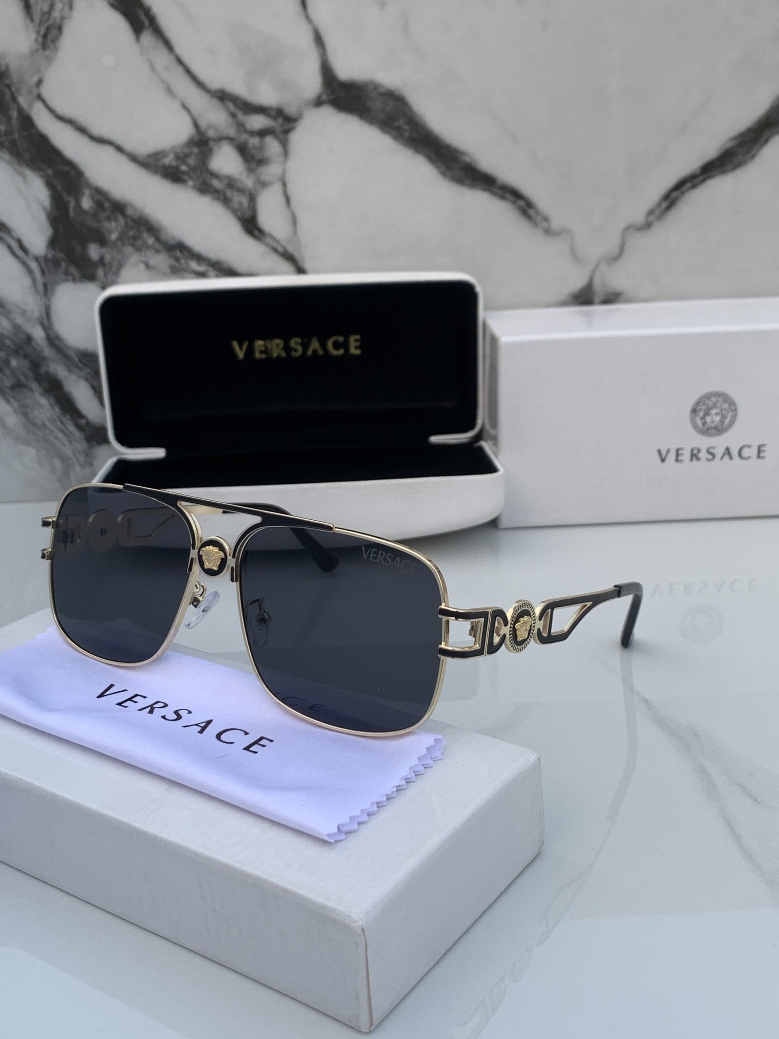 Branded Sunglasses 3628_square_goldblack (With Original Kit)